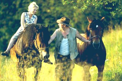 Olof och Ellen med hstarna